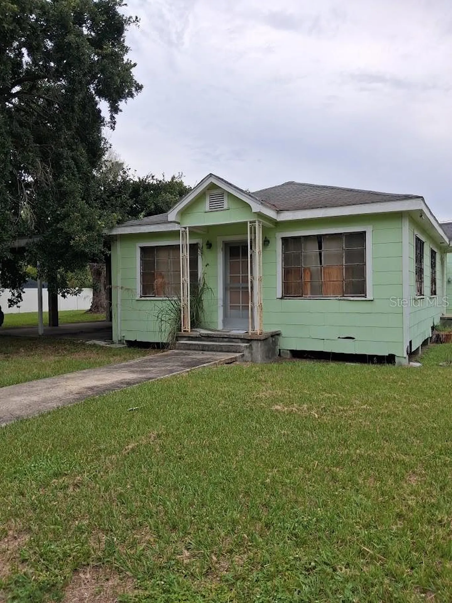 217 Banana Street Tarpon Springs FL 34689