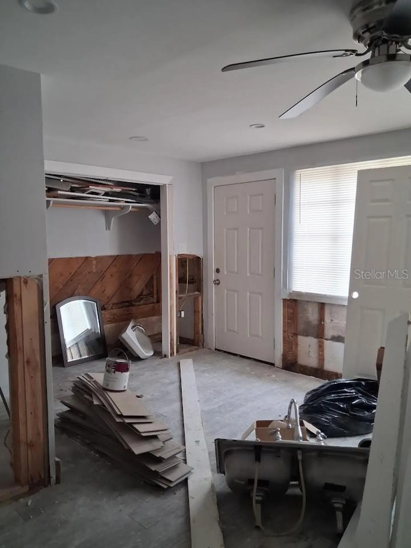 217 Banana Street Tarpon Springs FL 34689