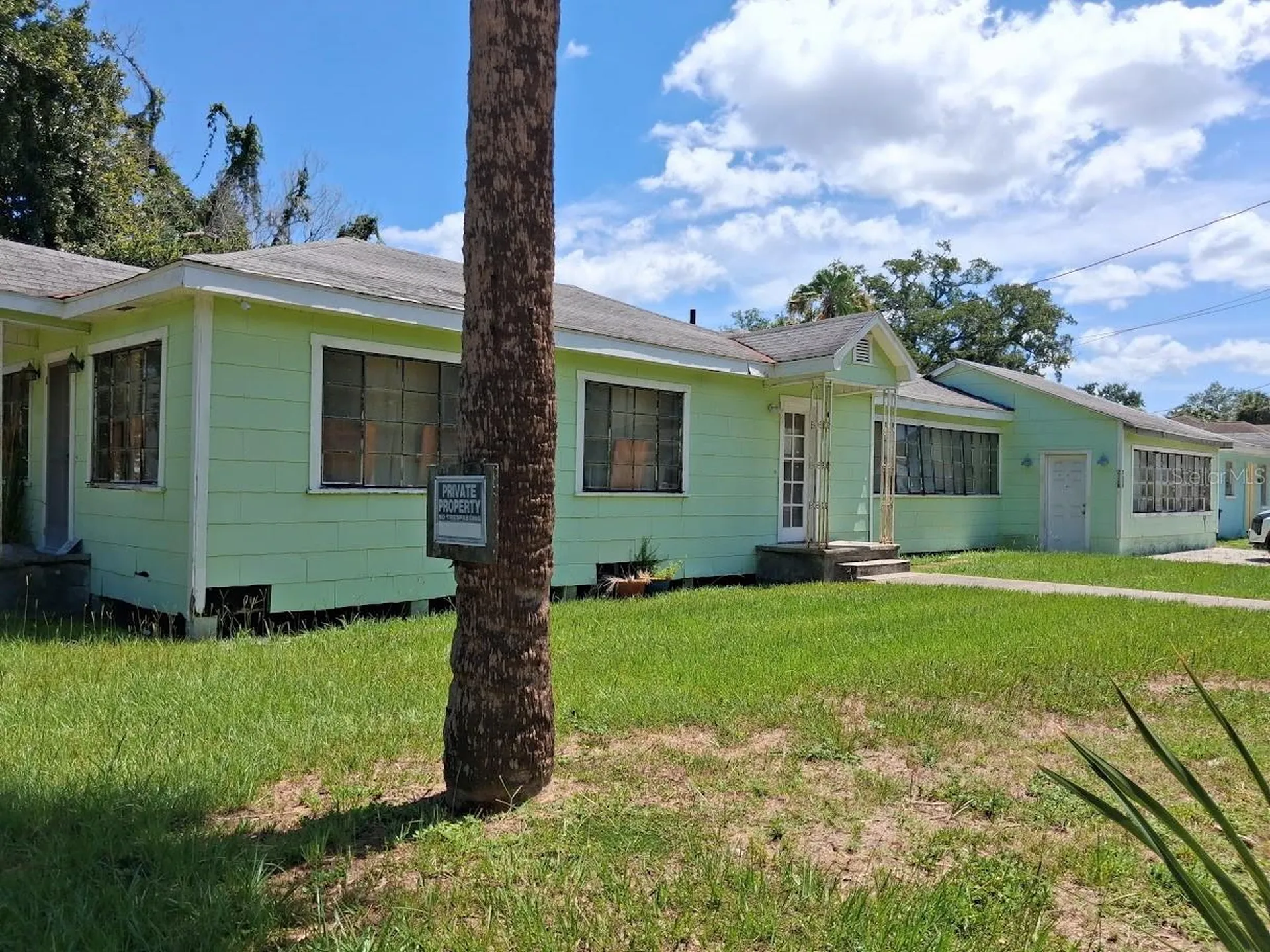 217 Banana Street Tarpon Springs FL 34689