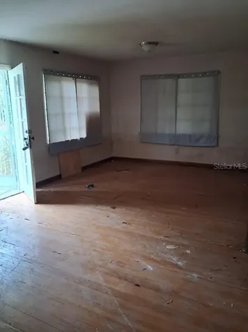 217 Banana Street Tarpon Springs FL 34689