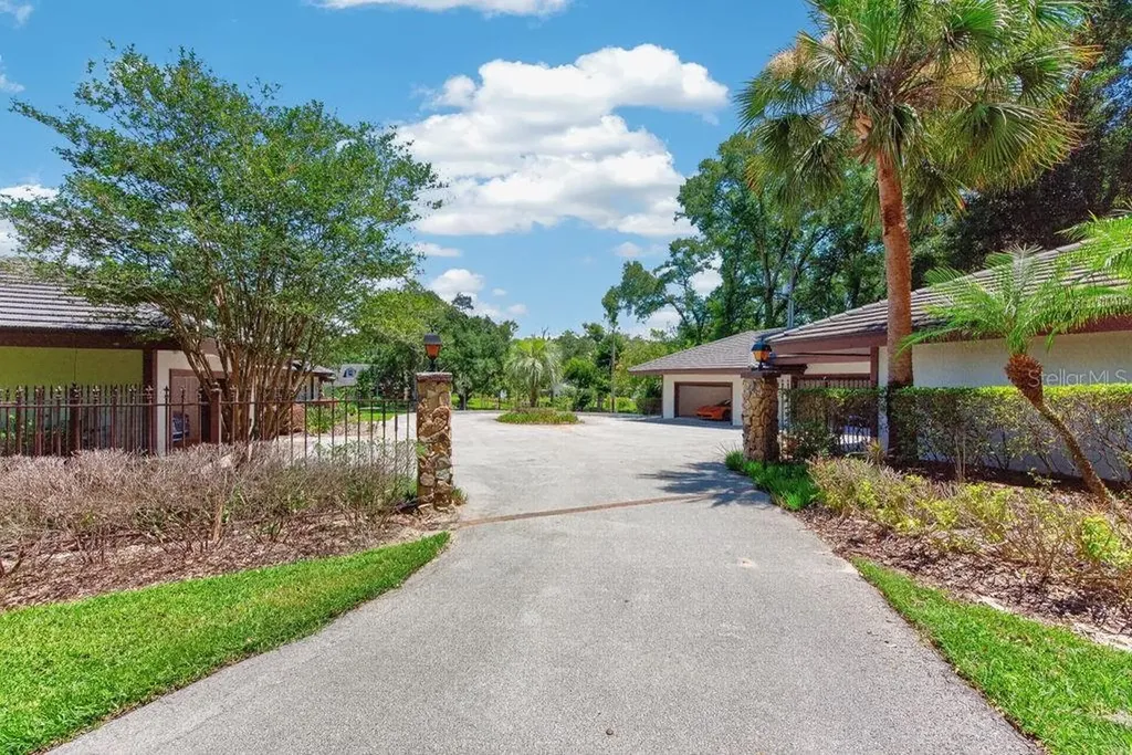 1007 Lakewood Drive Brandon FL 33510