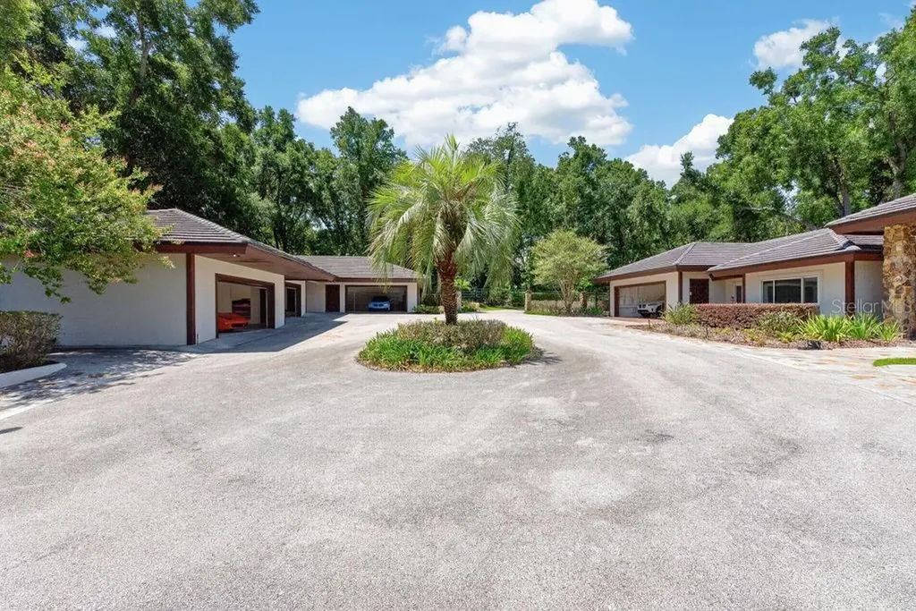 1007 Lakewood Drive Brandon FL 33510