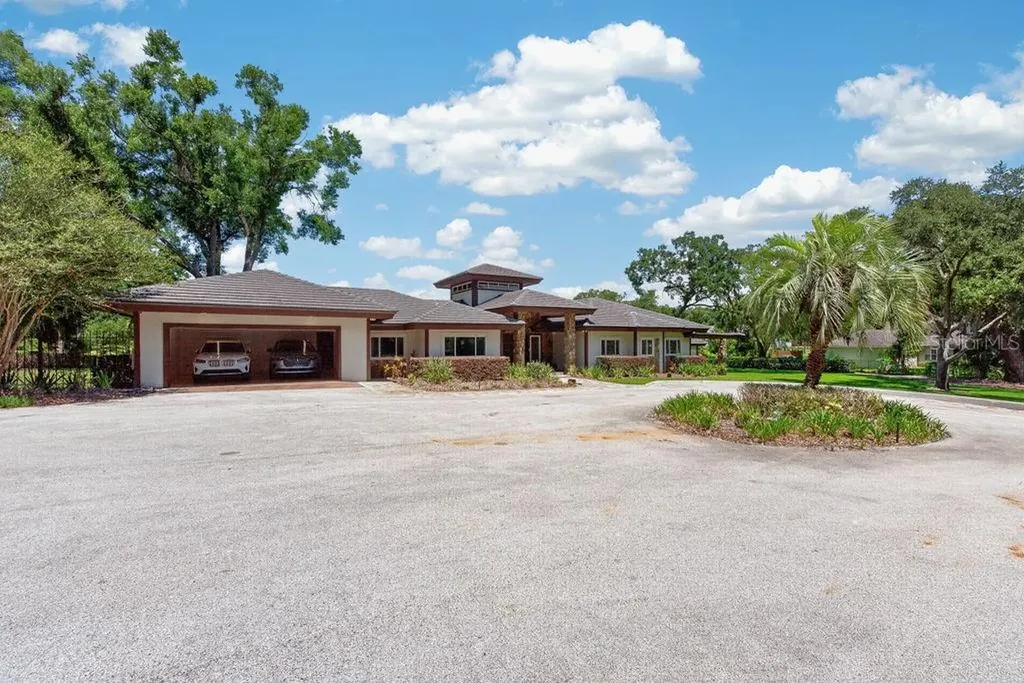1007 Lakewood Drive Brandon FL 33510