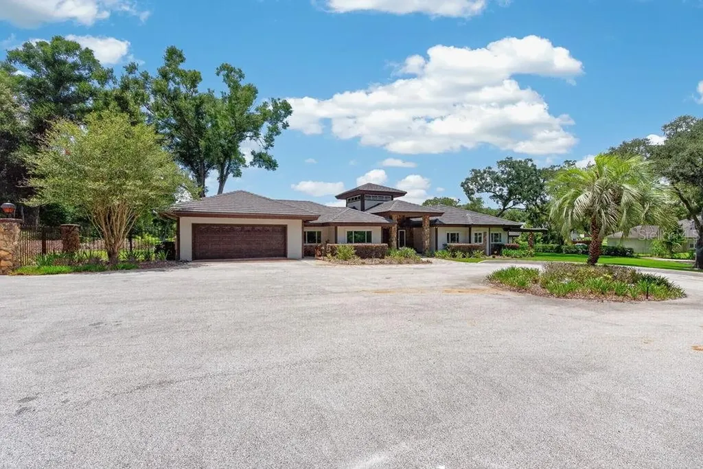 1007 Lakewood Drive Brandon FL 33510