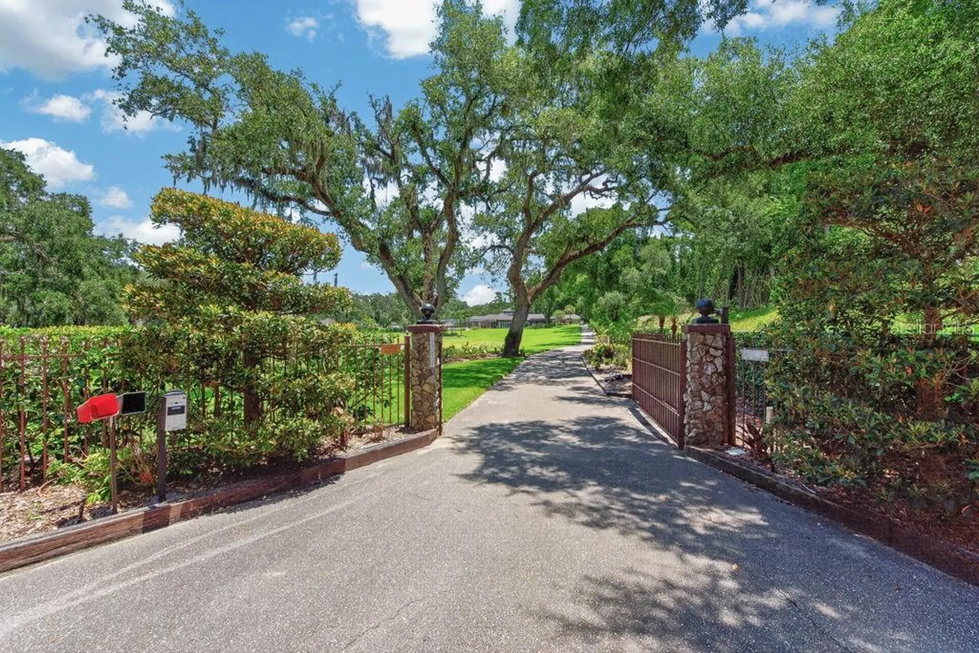 1007 Lakewood Drive Brandon FL 33510