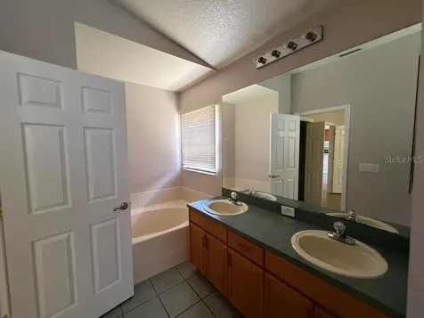 18014 Arbor Crest Drive Tampa FL 33647