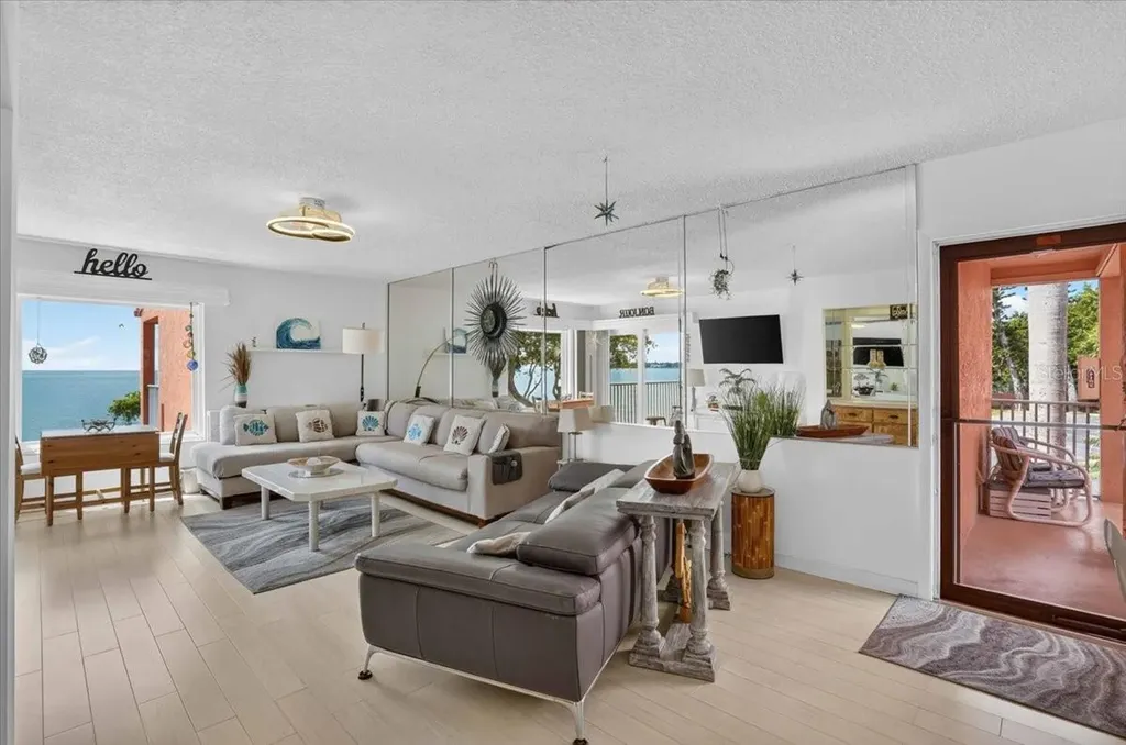 7400 Sunshine Skyway Lane S St Petersburg FL 33711