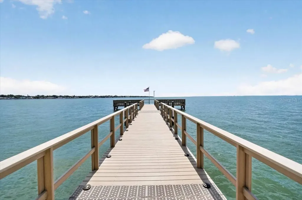 7400 Sunshine Skyway Lane S St Petersburg FL 33711