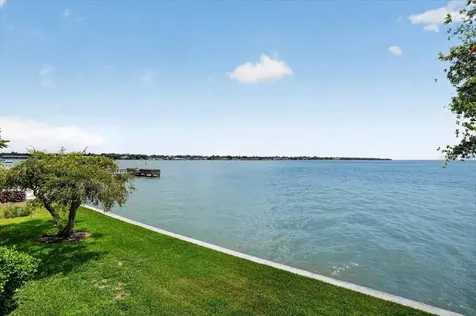 7400 Sunshine Skyway Lane S St Petersburg FL 33711