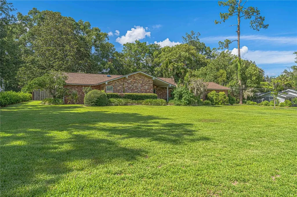 2137 SE 11th Street Ocala FL 34471