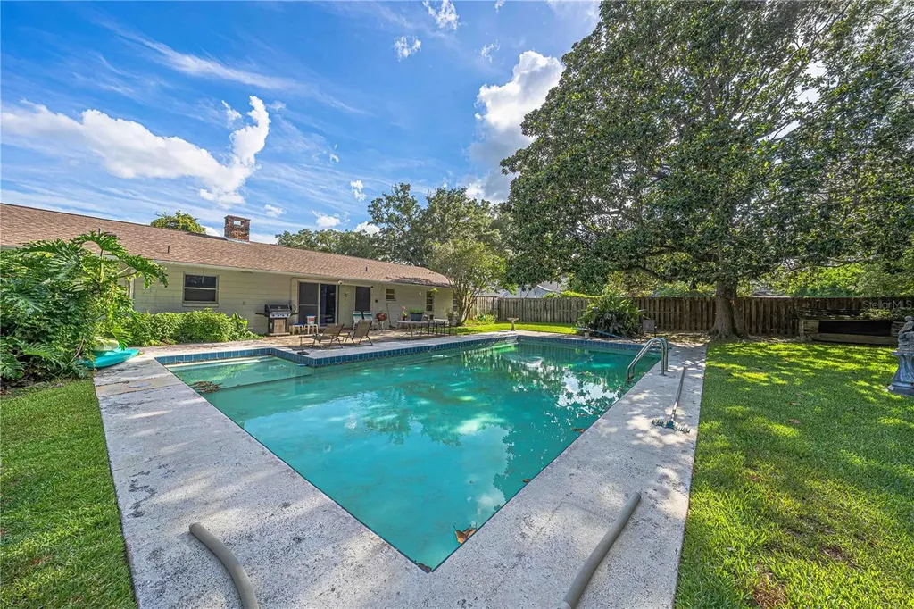 2137 SE 11th Street Ocala FL 34471