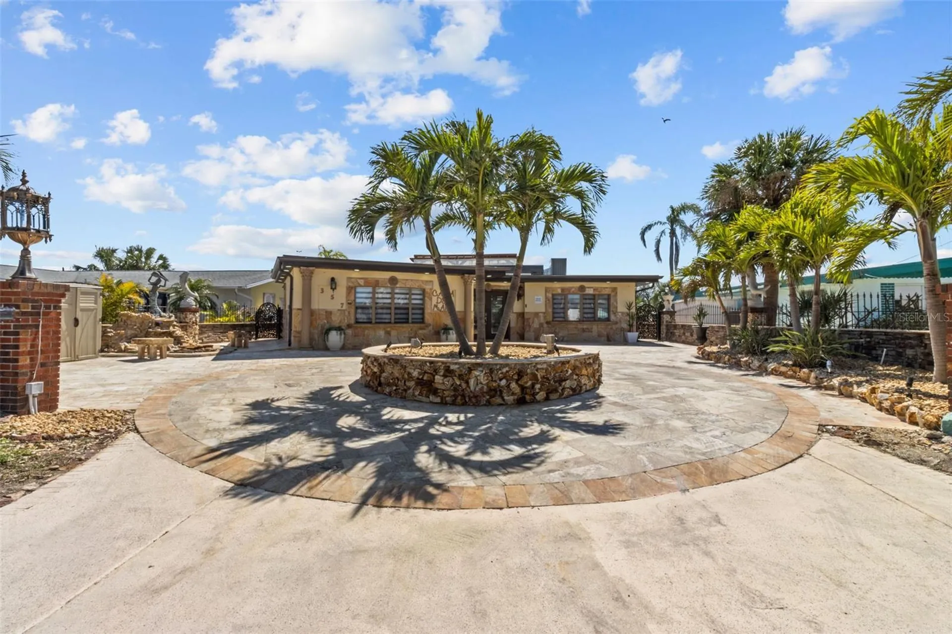 357 La Hacienda Drive Indian Rocks Beach FL 33785