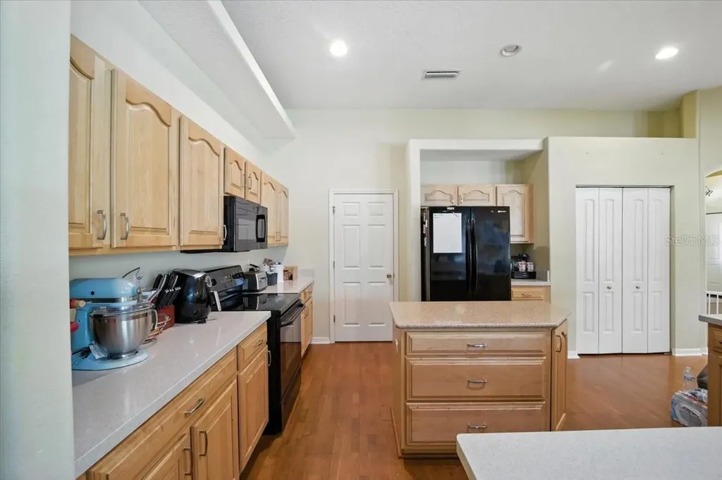 24 Lakeside Place W Palm Coast FL 32137