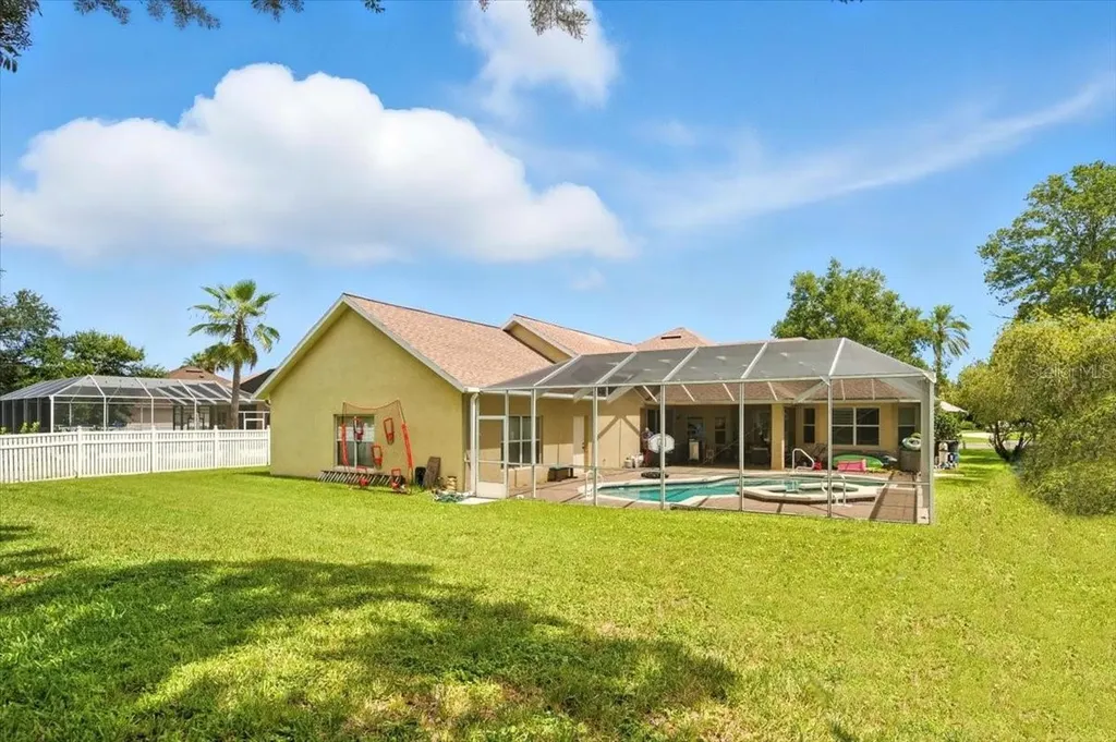 24 Lakeside Place W Palm Coast FL 32137