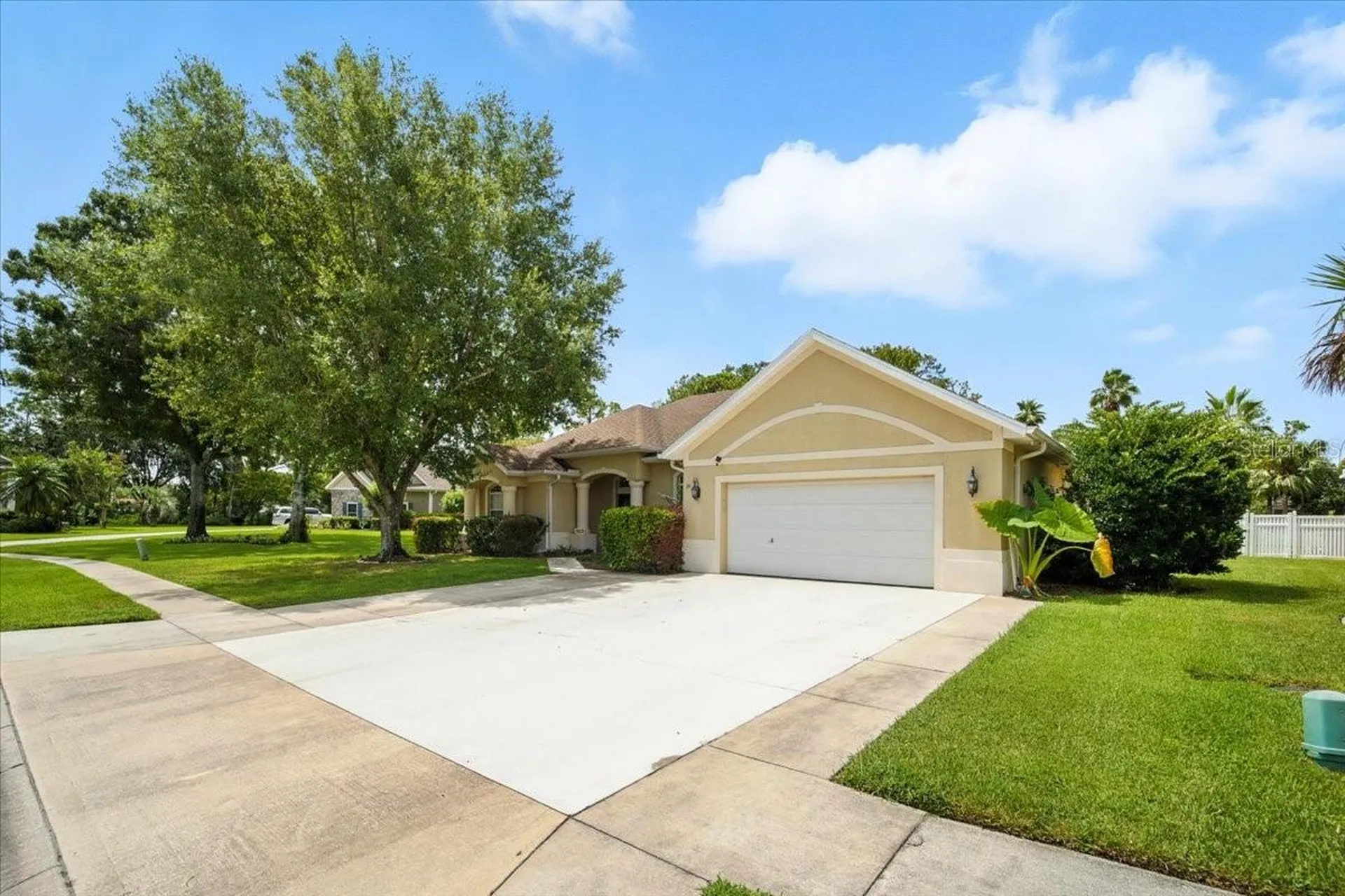 24 Lakeside Place W Palm Coast FL 32137
