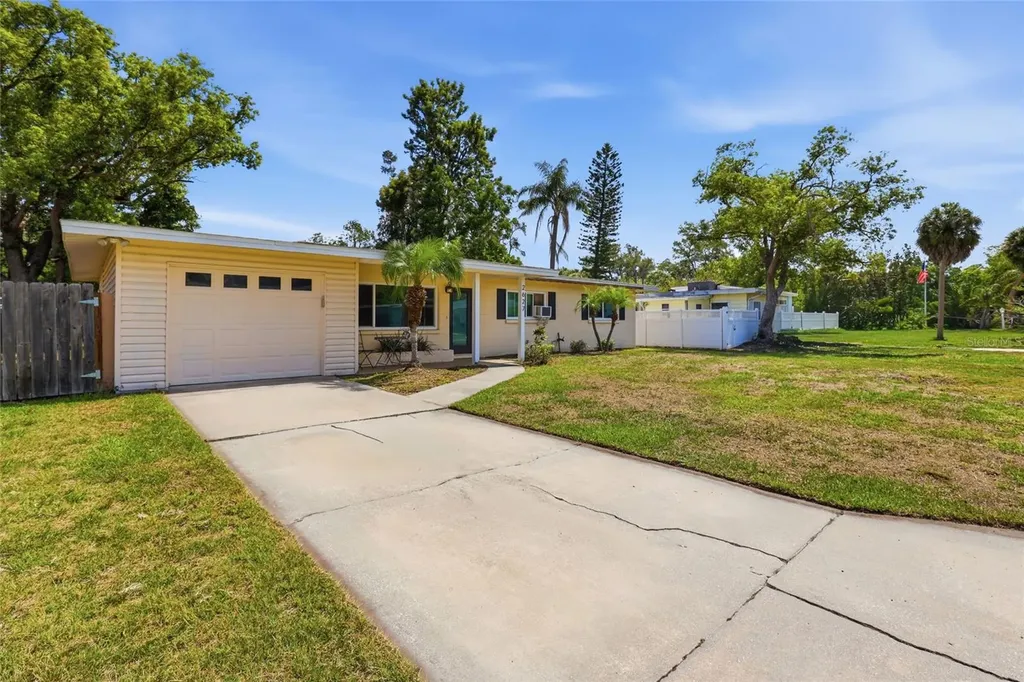 2627 Dueby Street Sarasota FL 34231