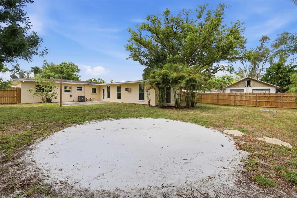 2627 Dueby Street Sarasota FL 34231