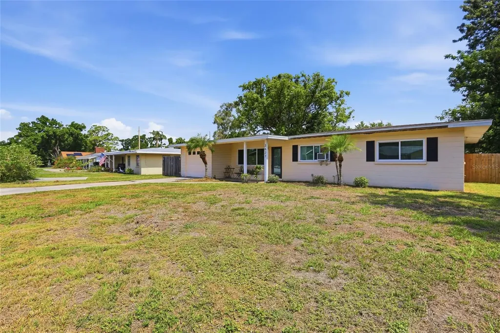 2627 Dueby Street Sarasota FL 34231