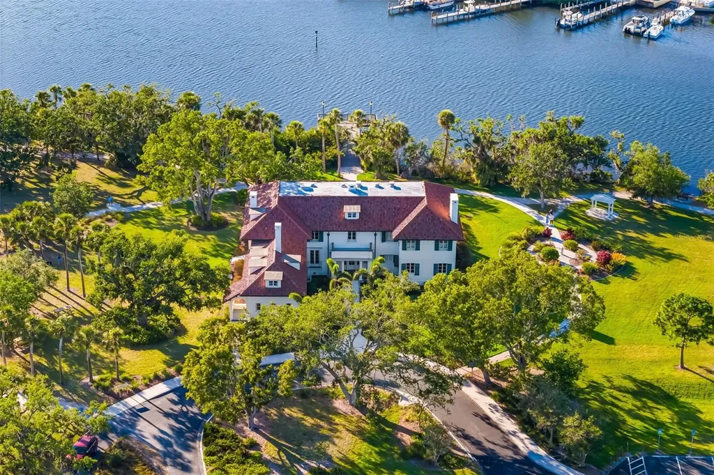 2627 Dueby Street Sarasota FL 34231