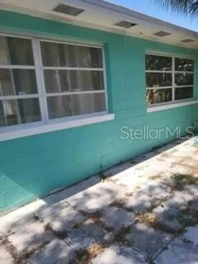 11220 Cherokee Drive St Petersburg FL 33708