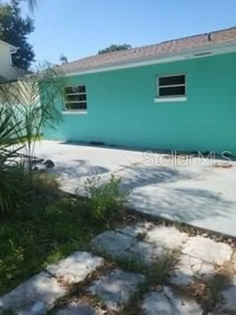 11220 Cherokee Drive St Petersburg FL 33708
