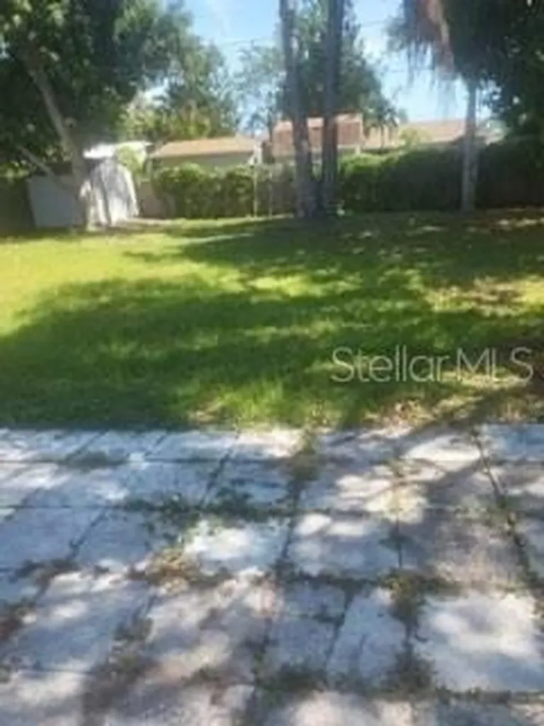 11220 Cherokee Drive St Petersburg FL 33708