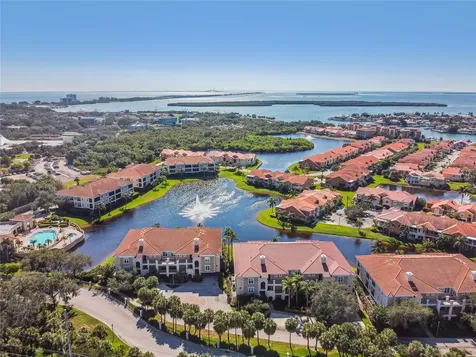 18 Franklin Court S St Petersburg FL 33711