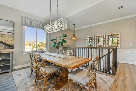 18 Franklin Court S St Petersburg FL 33711