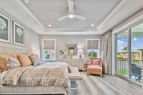 18 Franklin Court S St Petersburg FL 33711