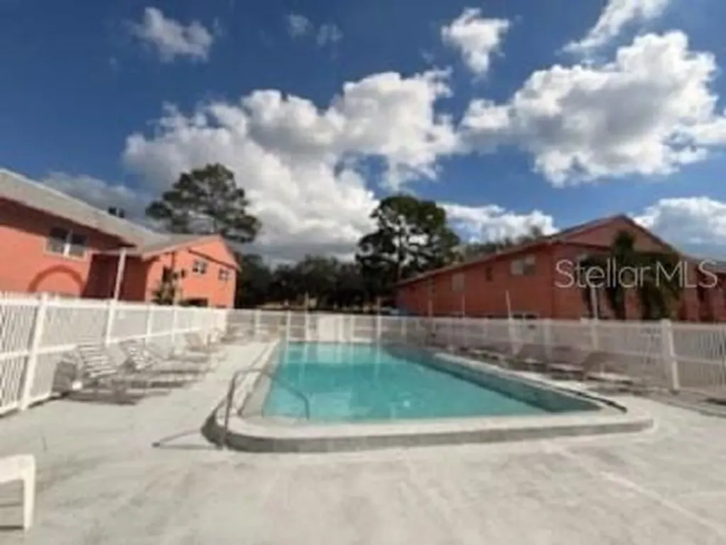 620 62nd Avenue N St Petersburg FL 33702