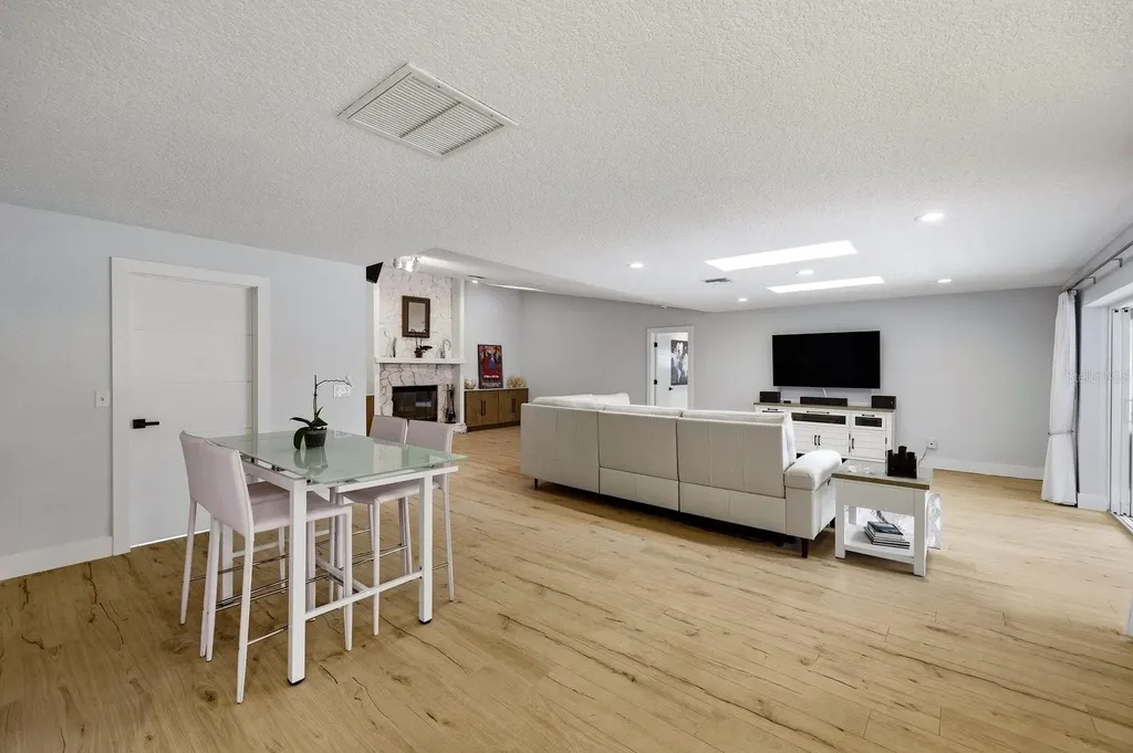 13867 Feather Sound Drive Clearwater FL 33762