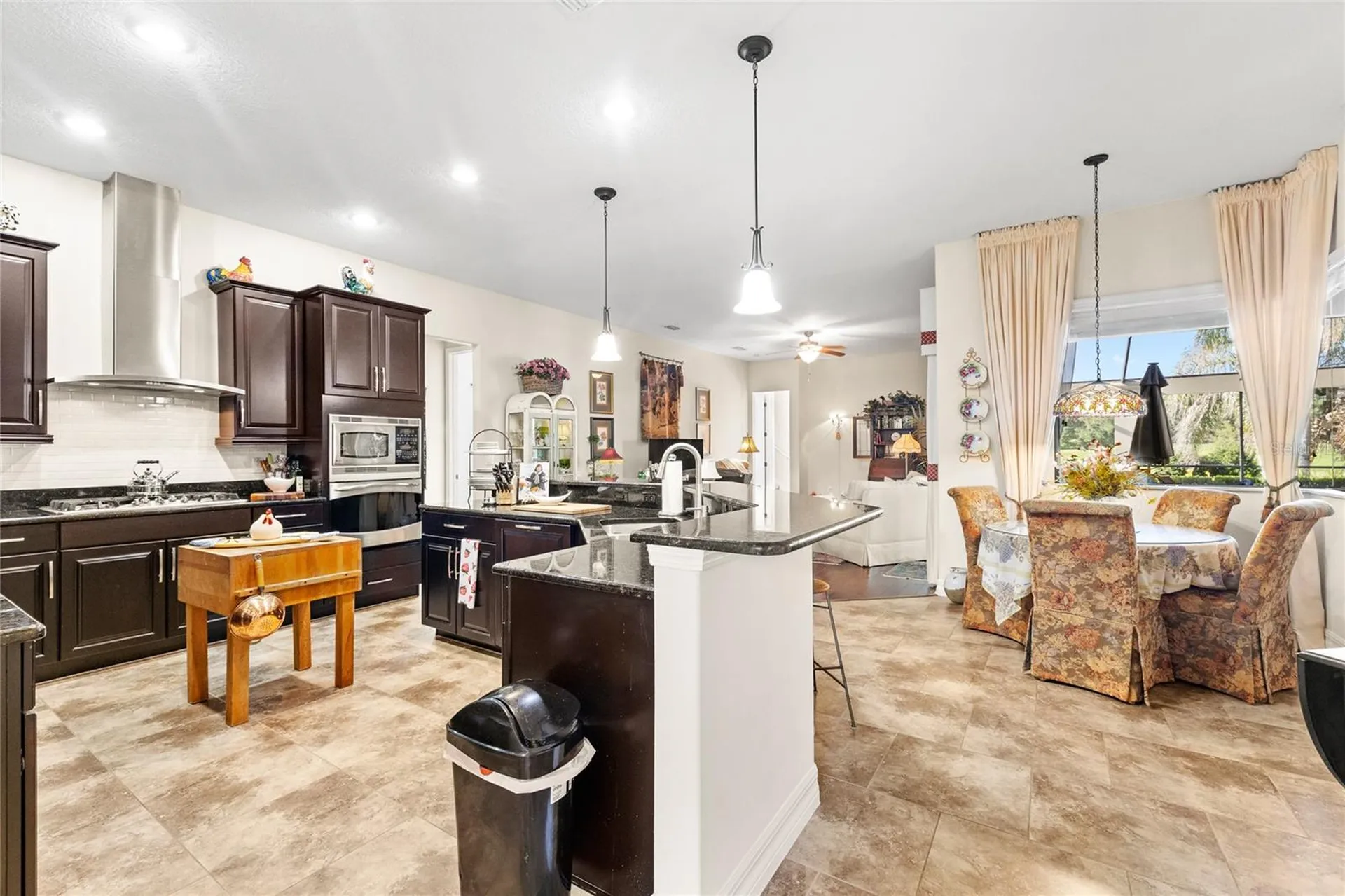25447 High Hampton Circle Sorrento FL 32776