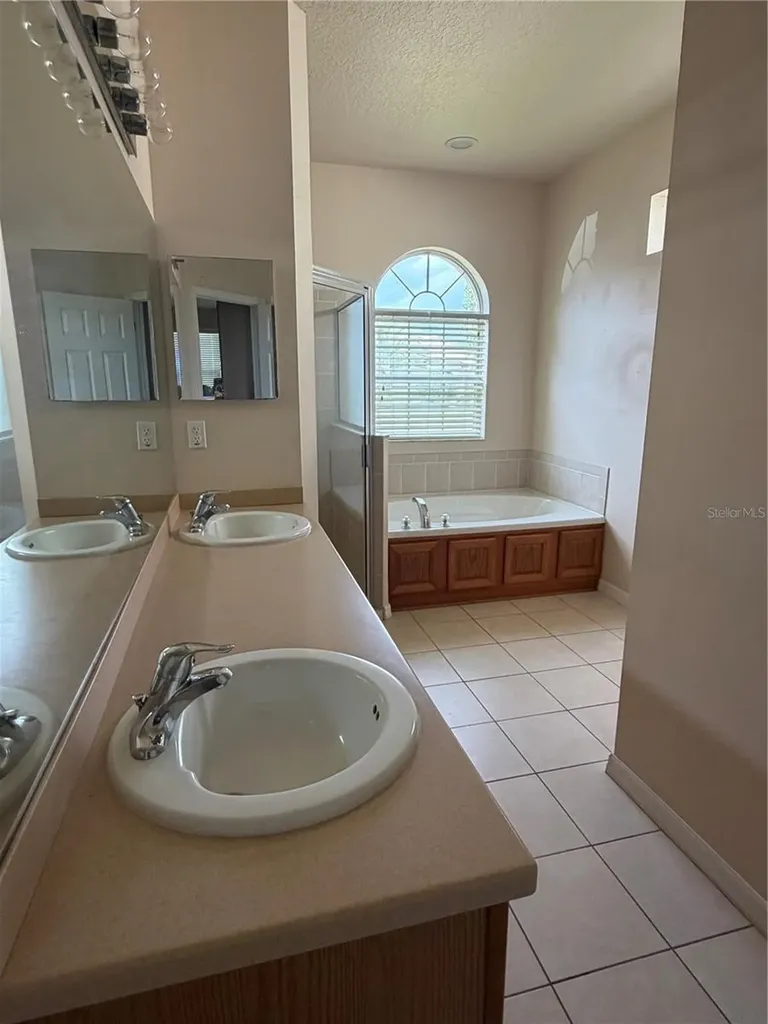 4916 Cape Hatteras Drive Clermont FL 34714