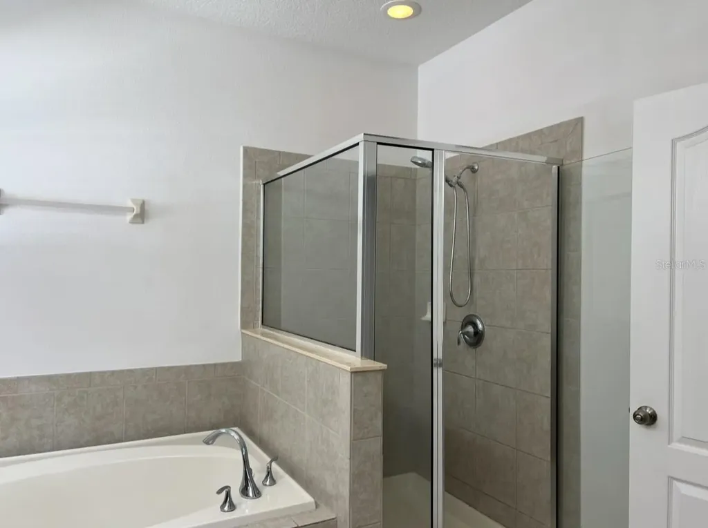 2735 Carrickton Circle Orlando FL 32824
