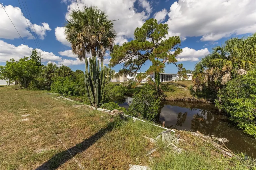 240 La Costa North Port FL 34287