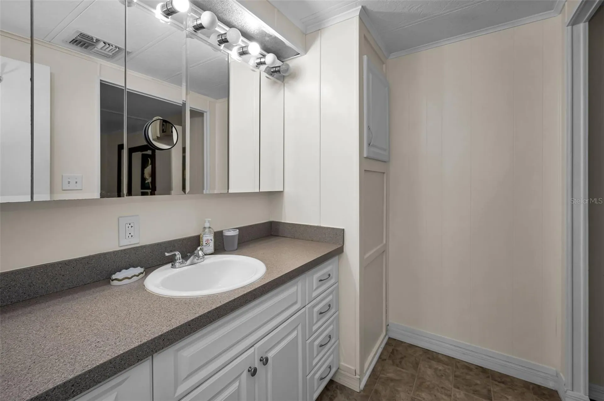 2127 Kona Drive Holiday FL 34691
