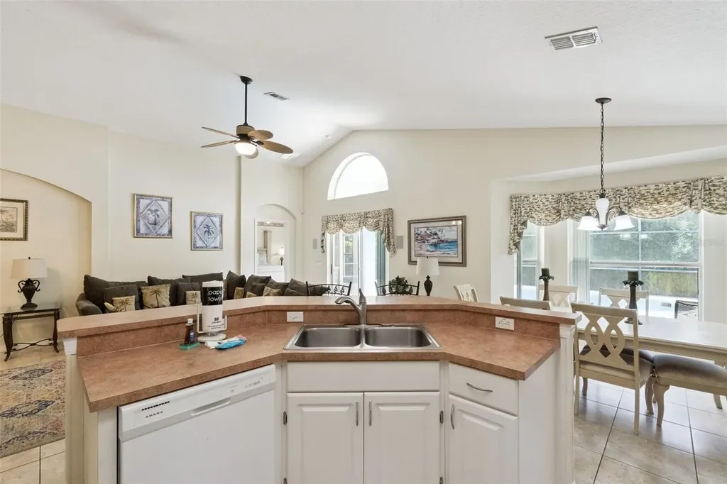 4706 Cumbrian Lakes Drive Kissimmee FL 34746
