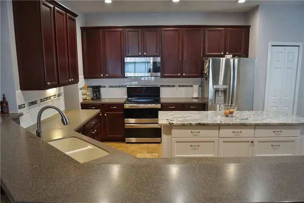 1742 Mira Lago Circle Ruskin FL 33570
