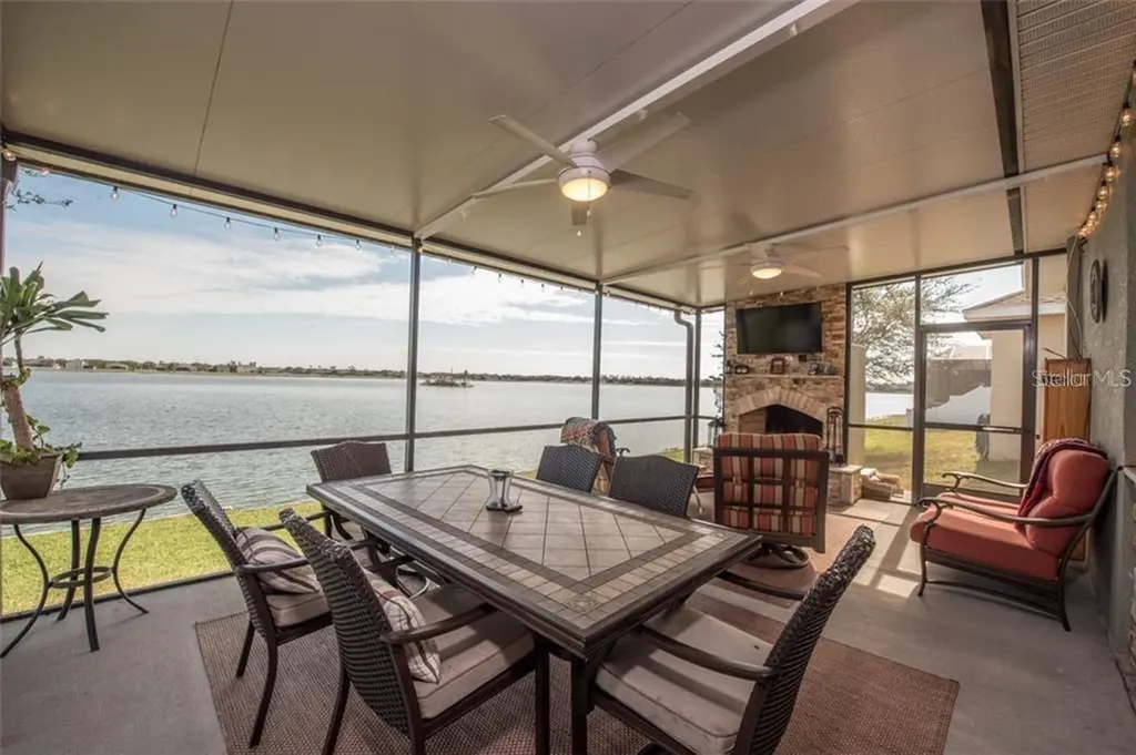 1742 Mira Lago Circle Ruskin FL 33570