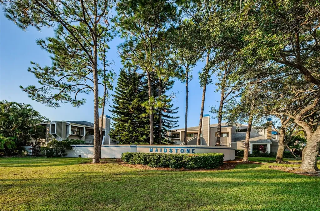 10626 Longwood Drive Seminole FL 33777
