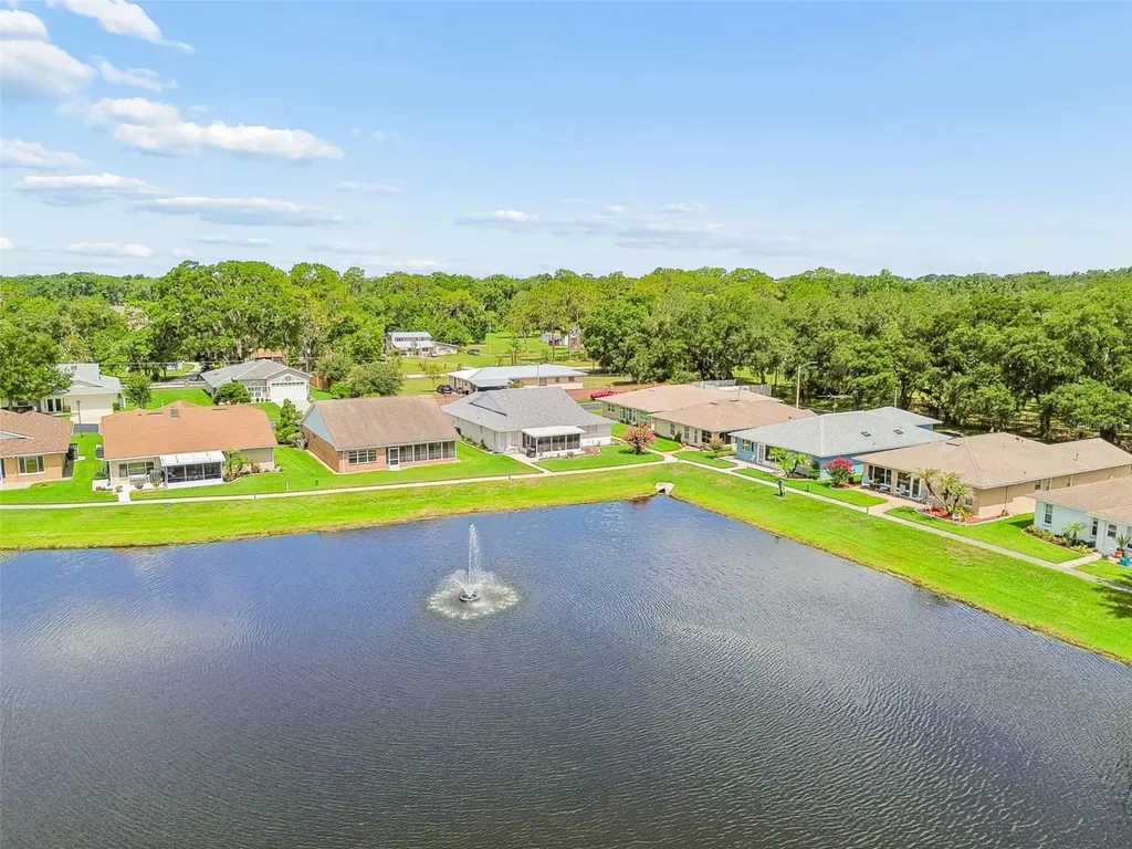 6353 Silver Lakes Drive W Lakeland FL 33810