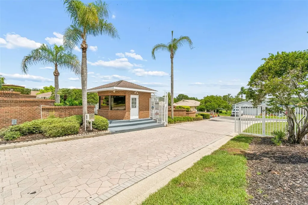 6353 Silver Lakes Drive W Lakeland FL 33810