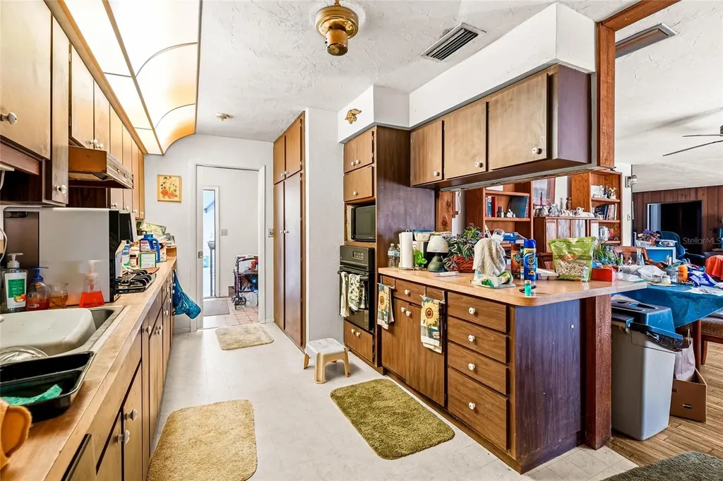 5650 Churchill Downs Road Sarasota FL 34241