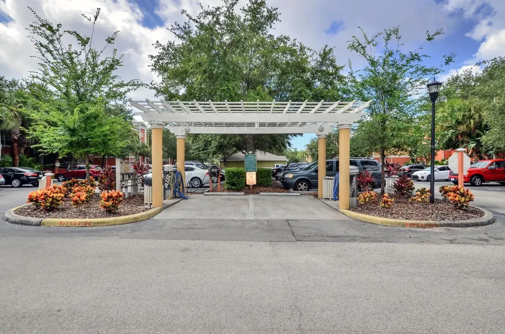 4207 S Dale Mabry Highway Tampa FL 33611