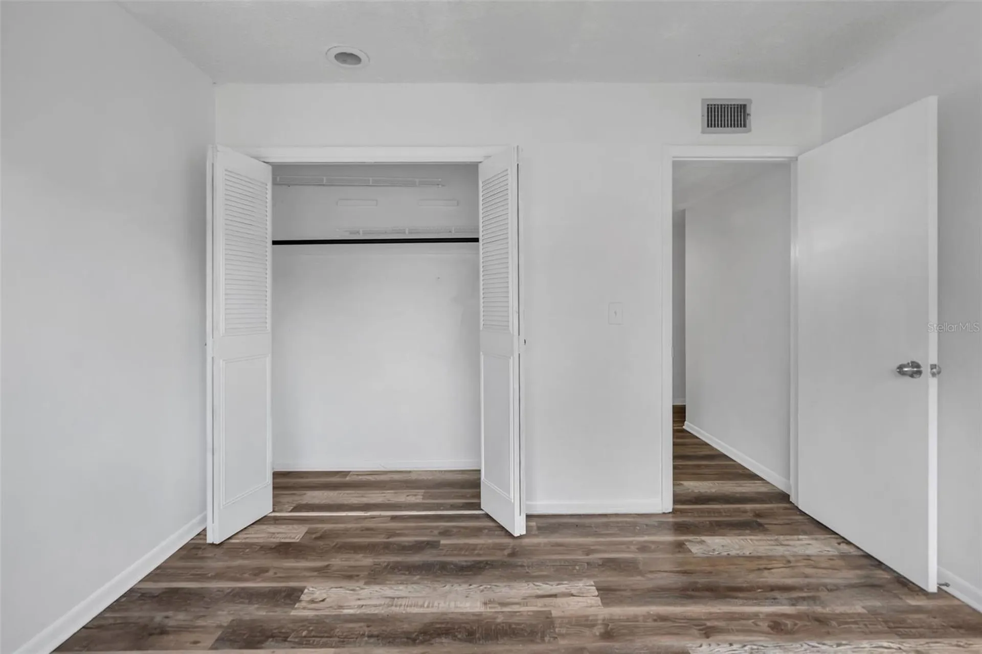 5850 Peregrine Avenue Orlando FL 32819