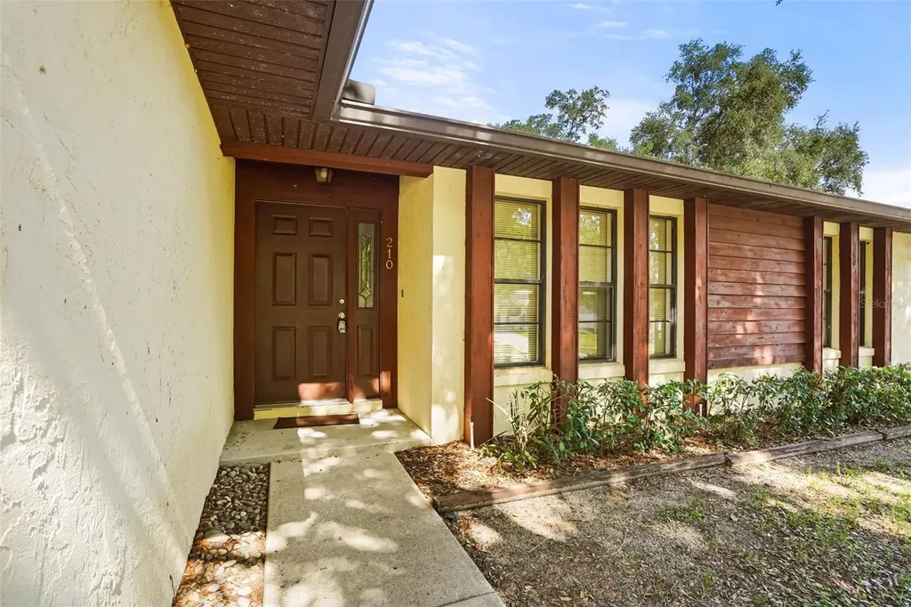 210 N Disston Avenue Clermont FL 34711