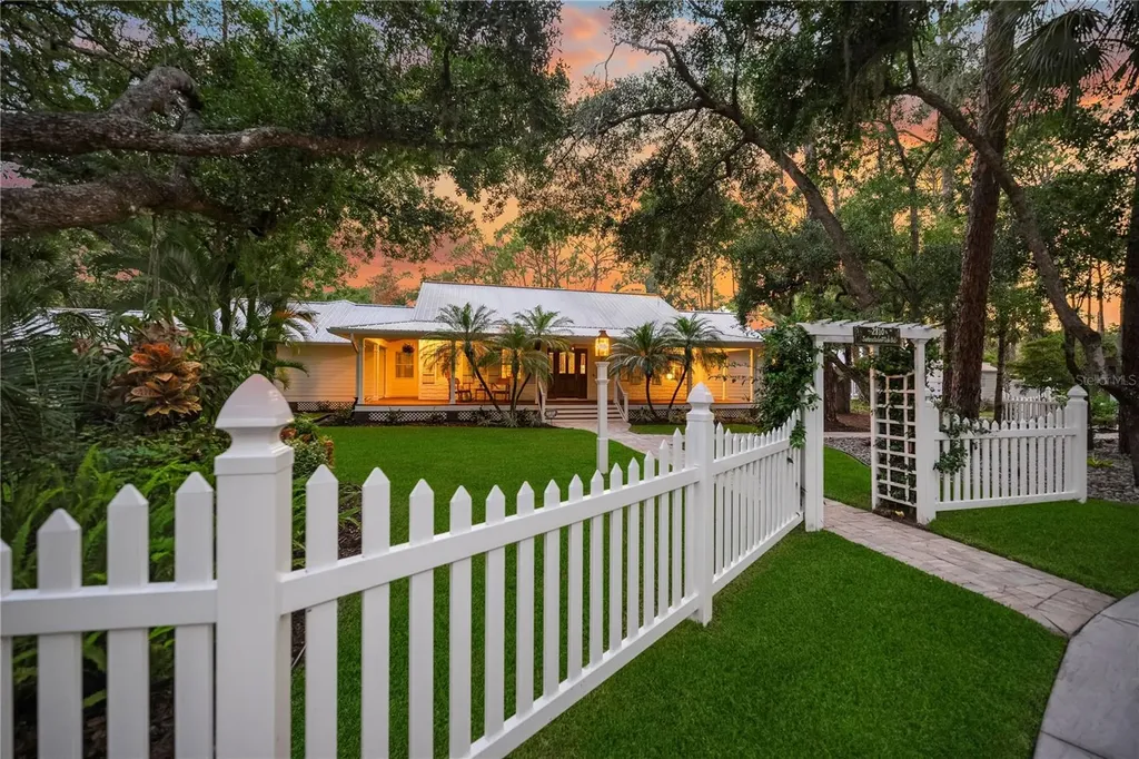 2810 Sarasota Golf Club Boulevard Sarasota FL 34240