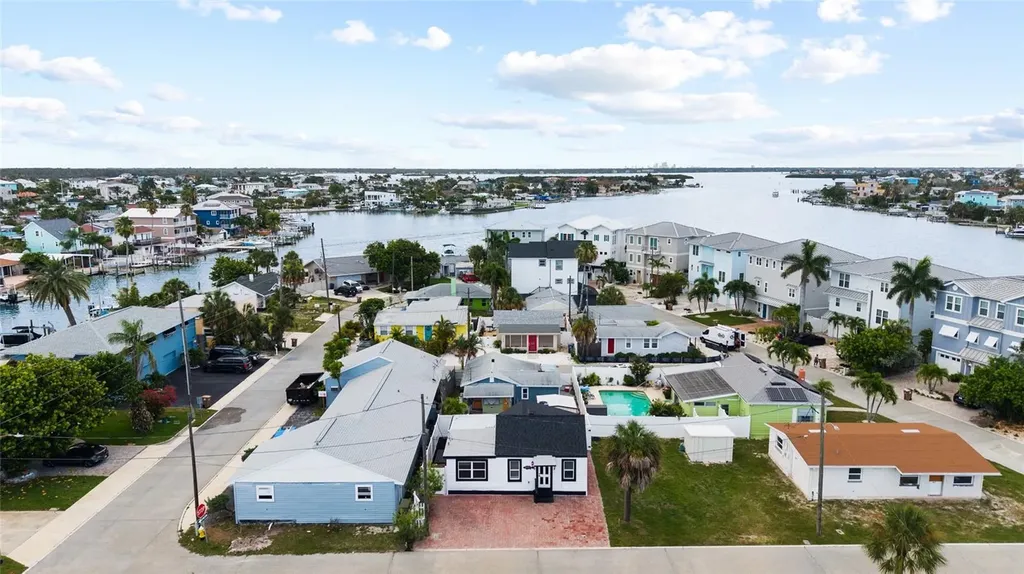 13707 Plymouth Street Madeira Beach FL 33708