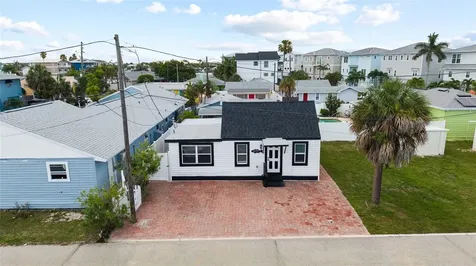13707 Plymouth Street Madeira Beach FL 33708