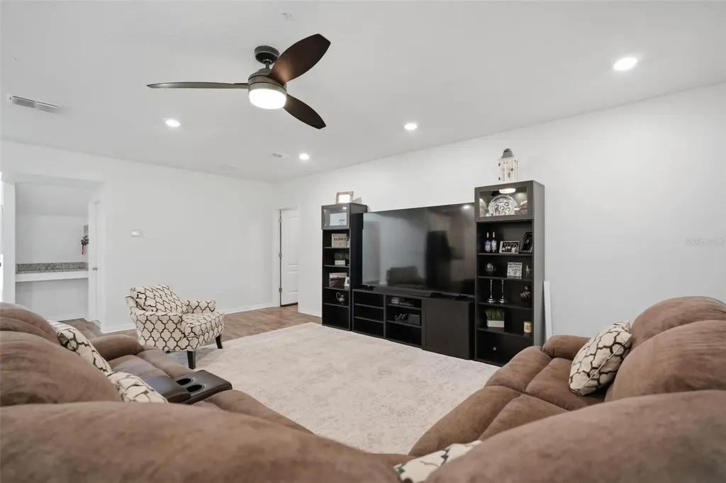 9025 Mazette Road Weeki Wachee FL 34613